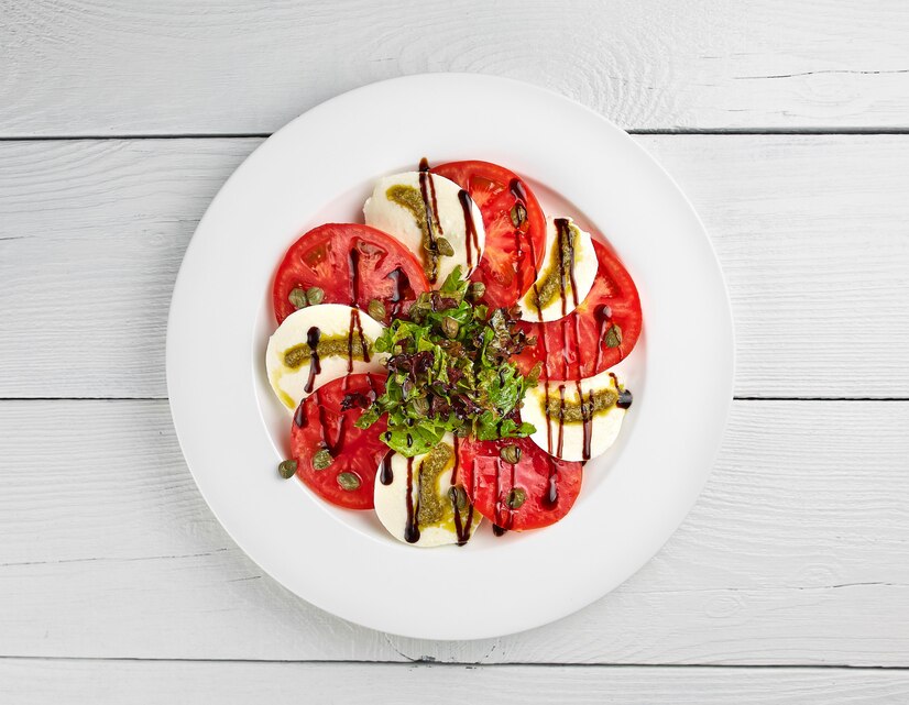 Crabby Bags Classic Caprese Salad 